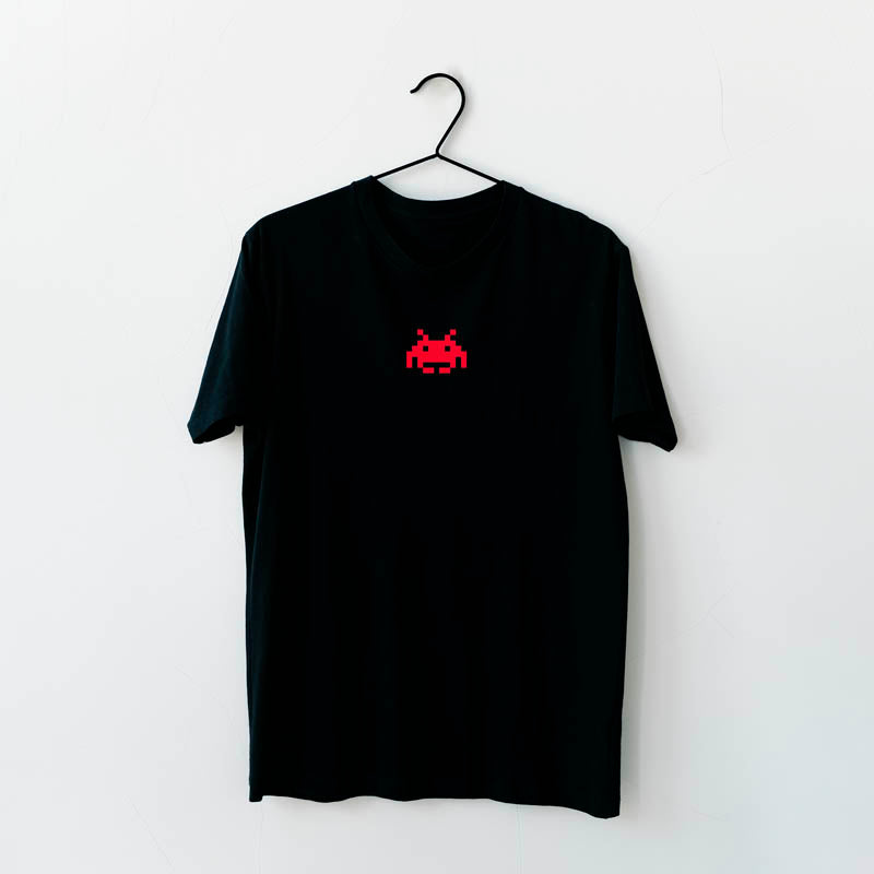 Camiseta Negra "MARTIAN RED"