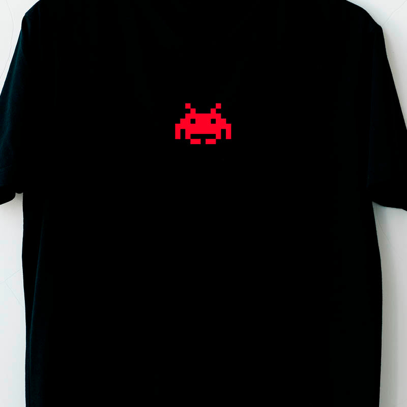 Camiseta Negra "MARTIAN RED"