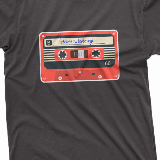 Camiseta Negra con Cassette rojo